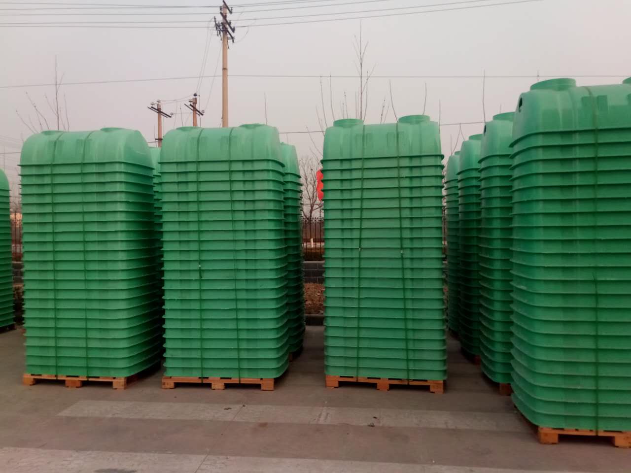 玻璃鋼化糞池主要有哪些性能特點(diǎn)(圖1) 玻璃鋼化糞池主要有哪些性能特點(diǎn)(圖1)